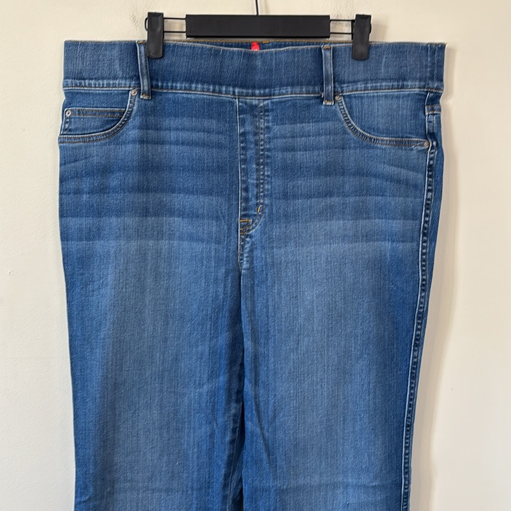 SPANX Shape EveryWear Flare Jeans Vintage Indigo Size 2X - Picture 3 of 11
